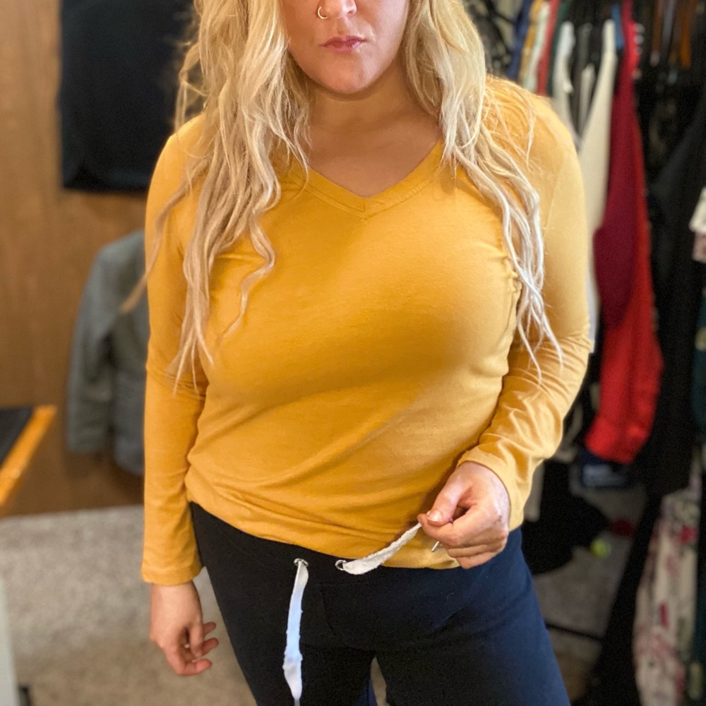 Long sleeve tshirt goldenrod lightly worn